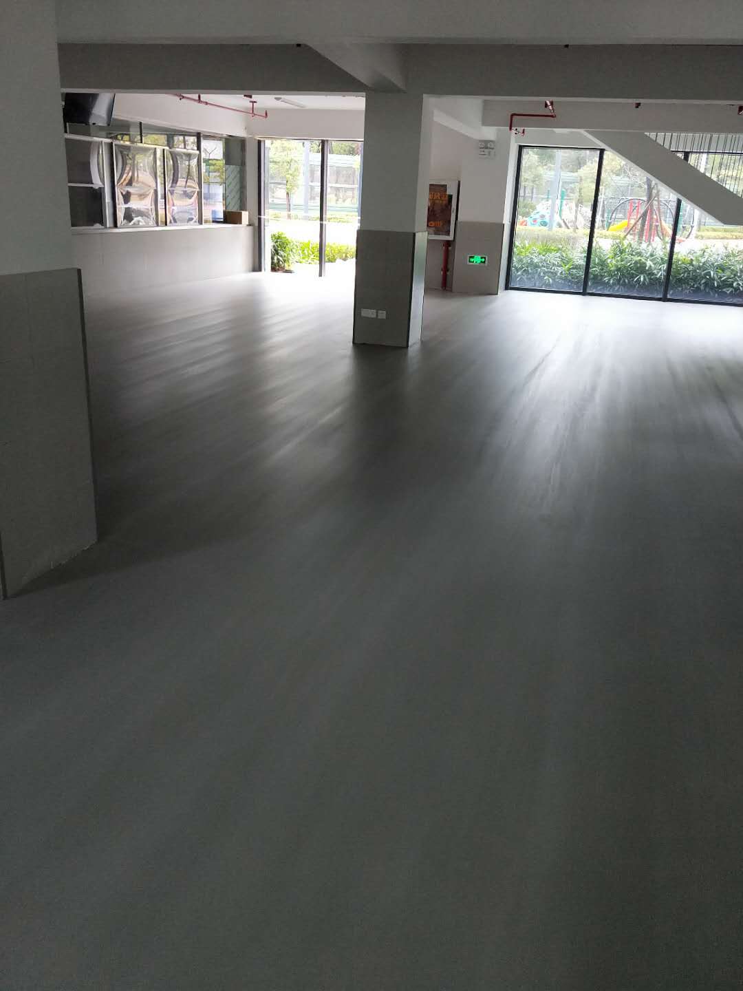 餐廳面層自流平水泥